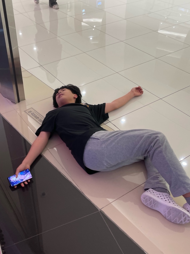 PHOEKNEEX의 UCS 플레이 이후 감탄을 금치 못한 그의 모습이다.